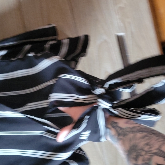 Open back top - Picture 2 of 4